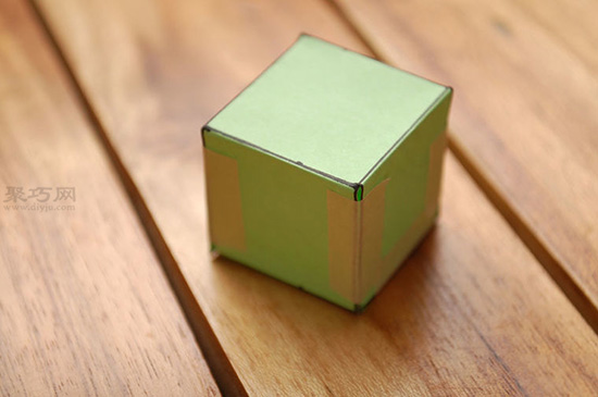 怎樣用紙折正方體盒子 立體正方體折紙教程