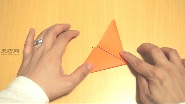 用纸怎么折叠三角形足球 手工折纸足球教程图解
