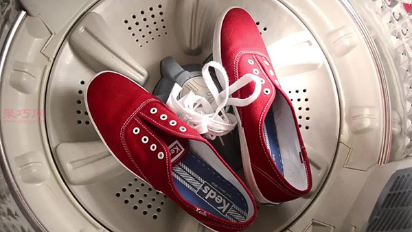 怎么洗鞋子又快又干净 洗衣机能洗运动鞋吗