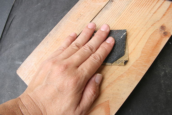 如何给木制家具刷油漆 正确手工刷油漆方法 4