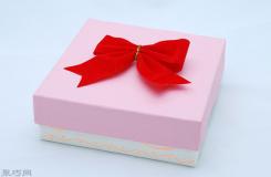 DIY漂亮蝴蝶結裝飾禮物盒方法 教你怎么裝飾禮品盒