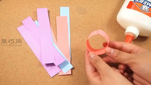自制纸彩链教程 教你DIY漂亮的手工纸链花环