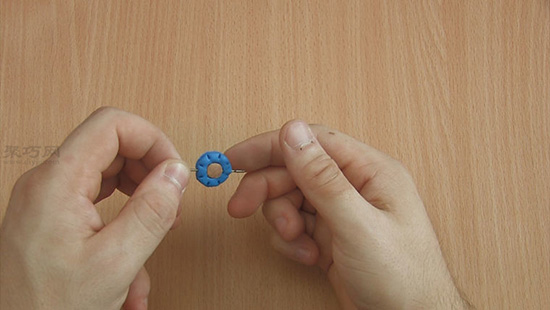 超轻粘土钥匙链教程 自制简单的创意粘土钥匙扣步骤 4