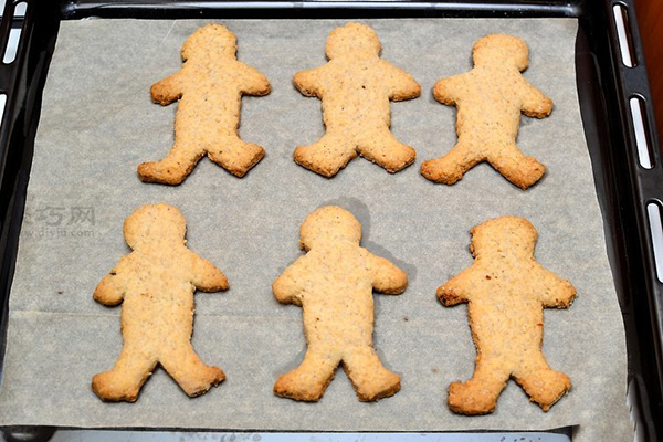 圣诞姜饼小人儿曲奇家常做法 曲奇饼干的做法