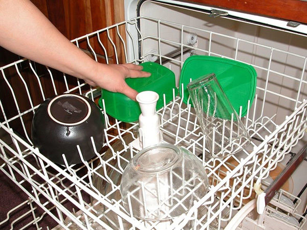 洗碗机怎么装填洗的更干净 家用洗碗机如何用 9