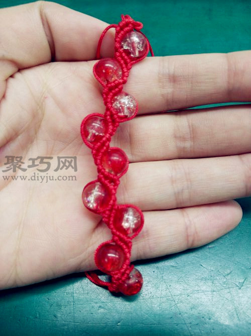 紅繩子織珠子手鏈編法教程 教你如何織紅繩手鏈