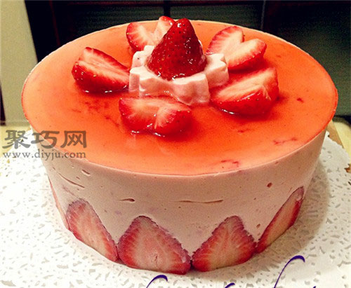 草莓慕斯生日蛋糕怎么做 六寸水果慕斯蛋糕原料比例