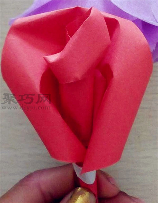 用纸做玫瑰花的方法