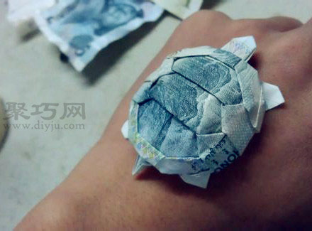 100元钱折纸金钱龟的折法 人民币金钱龟折纸图解