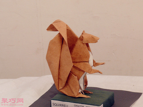 3D立体折纸松鼠
