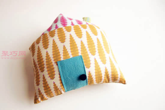 簡單手工DIY布藝枕頭做法 教你怎么縫小屋枕頭