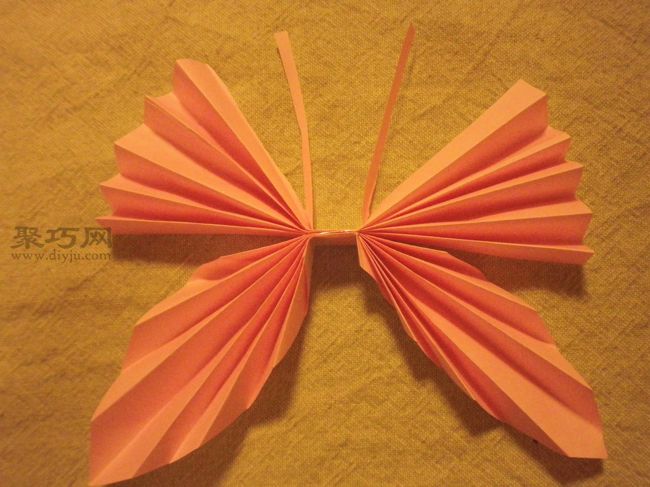 如何用折紙輕松折疊美麗的紙藝蝴蝶