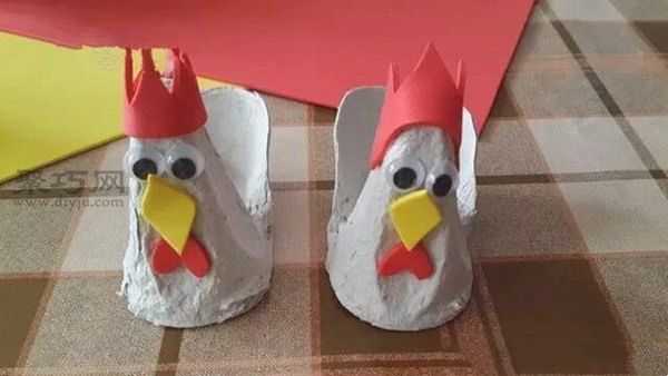 雞蛋托和海綿紙DIY可愛的小雞玩偶，超贊的手工制作教程！