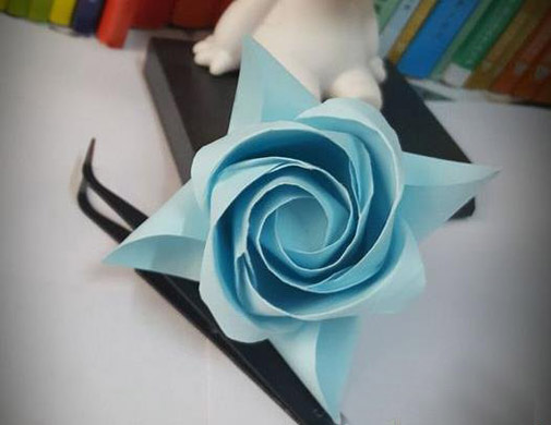 情人节用纸折一朵玫瑰花 来学折纸玫瑰花的折法