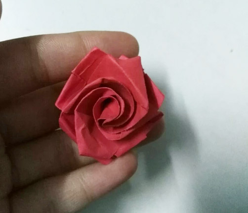 儿童简单玫瑰花的折法 可做教案的简单玫瑰花折纸