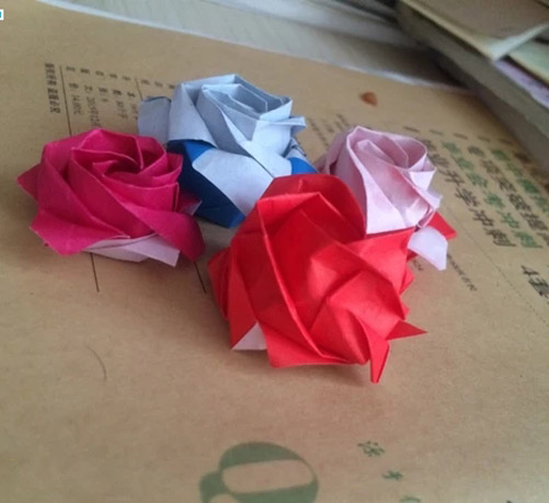 如何折纸玫瑰花？手工折纸玫瑰花步骤图解
