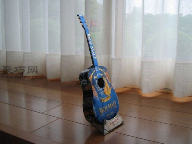 易拉罐做的吉他