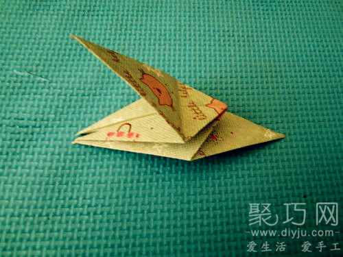 叠千纸鹤的方法第6步