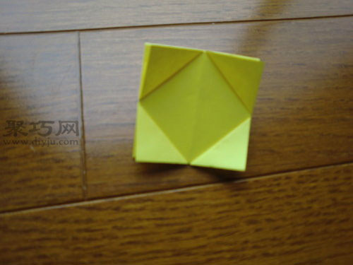 彩色正方形盒子的折法