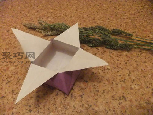用纸折礼品盒的折法 diy折纸礼品盒教程