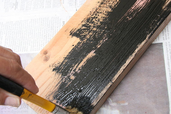 如何给木制家具刷油漆 正确手工刷油漆方法 8