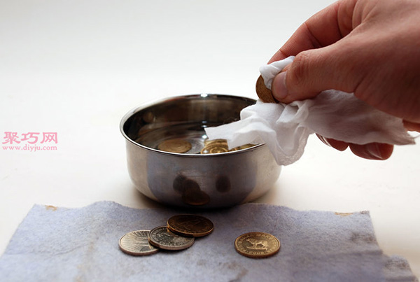 7种清洗硬币污垢的方法 用什么洗硬币干净 7