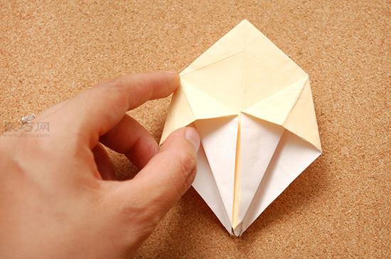 星星盒子折法图解 四角小礼品盒如何折叠 7