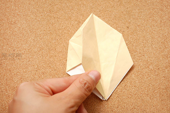 星星盒子折法图解 四角小礼品盒如何折叠 9
