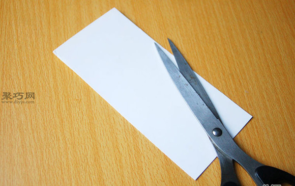 手工制作传统纸制书签步骤 2