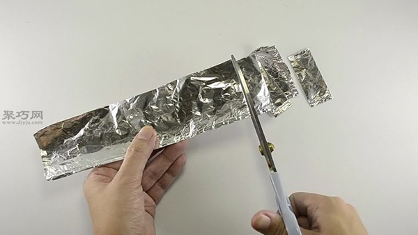 怎么样用铝箔纸磨剪刀 磨剪刀教程图解