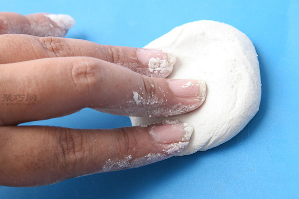 手工DIY婴儿爽身粉粘泥教程 教你弹性橡皮泥如何做