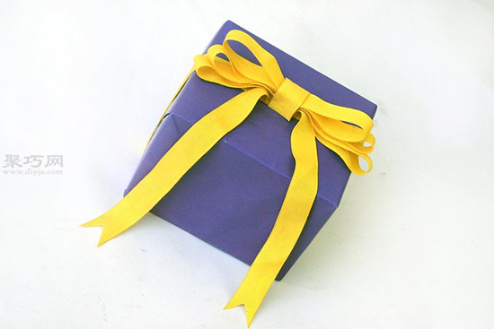 手工制作礼盒用罗缎蝴蝶结图片教程 教你怎么DIY用丝带制作蝴蝶结