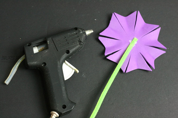 怎么做紫罗兰 用海绵纸做花图解教程