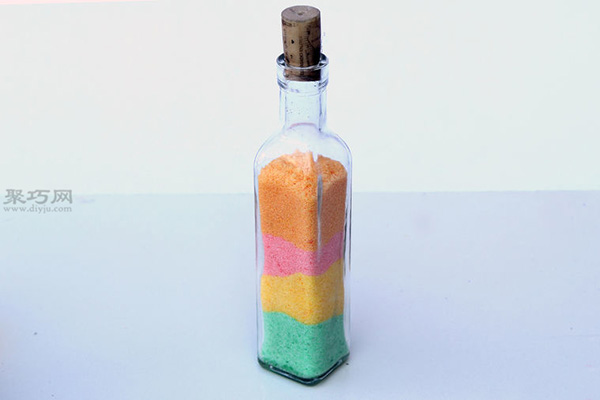 用糖和食用色素DIY彩沙艺术瓶教程图解 一起学彩沙艺术瓶怎么做