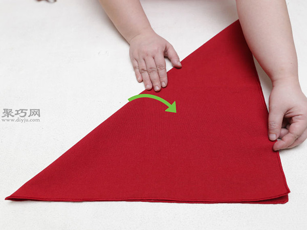金字塔餐巾折法 8
