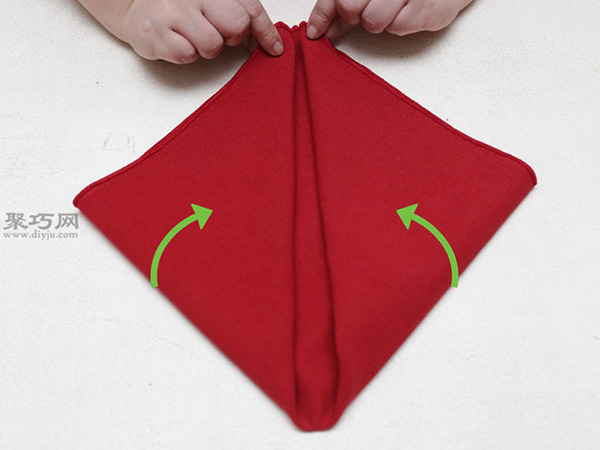 金字塔餐巾折法 9