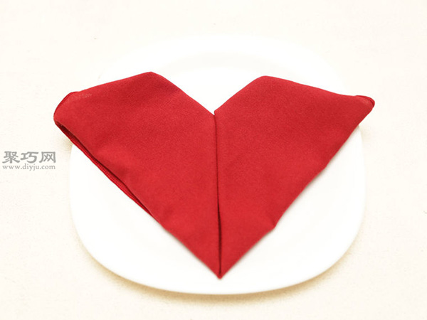 心形餐巾折法 30