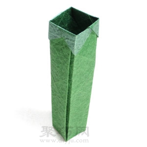 一个非常高的长方形立体折纸盒折纸教程