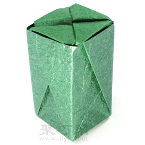 带盖子的立方体纸盒折法