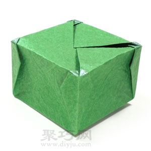 教你用纸叠一个带盖子的正方形折纸盒