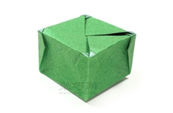 教你用纸叠一个带盖子的正方形折纸盒