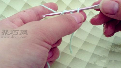 钩针基础针法：钩针辫子针的钩法图解