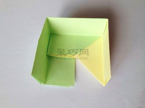 如何手工折纸正方形盒子