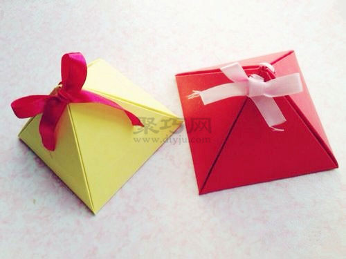 最简单手工折纸包装盒三角形礼品盒制作图解
