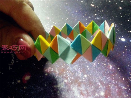 折纸手镯图解教程 手镯的折法教你如何折手镯