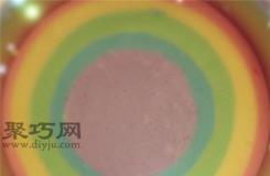 六寸彩虹芝士蛋糕怎么做 图解不用烤箱彩虹蛋糕的制作方法