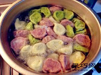 多色蔬菜猪肉水饺做法 蔬菜饺子皮怎么做25