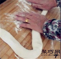 图解白菜猪肉饺子做法 饺子皮如何做13