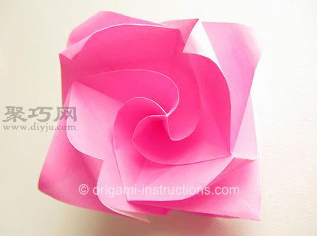 超级简单的纸玫瑰花折叠教程