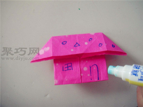 幼儿园小班折纸教案:折纸小房子 小房子的折法